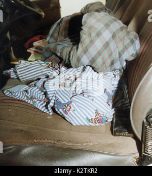 SARAH PAYNE MURDER TRIAL. THE CURTAIN FOUND IN WHITINGS VAN. FIBRES ...