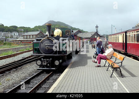 Porthmadog, Wales, UK. August 03, 2017.A  Ffestiniog train about to leave the station shared by the Welsh Highland railway at Porthmadog in Wales. Stock Photo