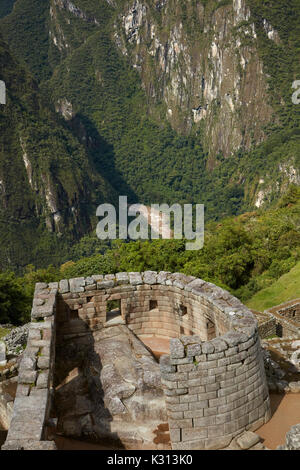 Temple of the Sun, Machu Picchu 15th century Inca ruins (World Heritage Site), Sacred Valley, Peru, South America Stock Photo