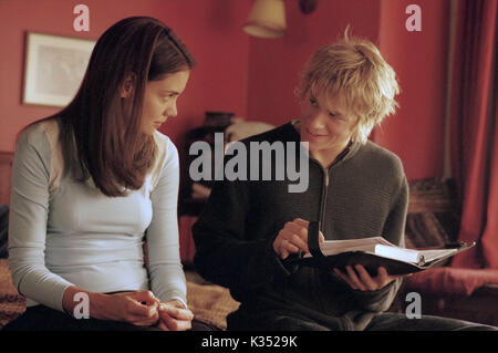 ABANDON COPYRIGHT: PARAMOUNT PICTURES/SPYGLASS ENTERTAINMENT CHARLIE HUNNAM, KATIE HOLMES   ABANDON KATIE HOLMES, CHARLIE HUNNAM     Date: 2002 Stock Photo