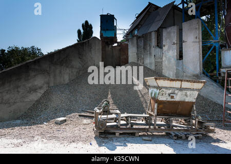 Aggregate stone crushing plant. Equipment for packing crushed stone, gravel, expanded clay in bags Stock Photo