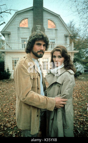 THE AMITYVILLE HORROR JAMES BROLIN, MARGOT KIDDER     Date: 1979 Stock Photo