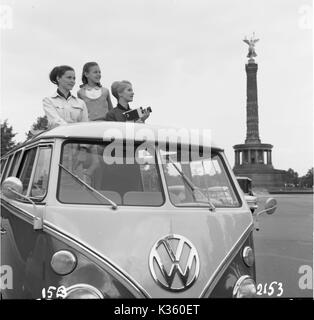 BALLERINA L-R, JENNY AGUTTER, METTE HONNINGEN, KIRSTEN SIMONE Stock Photo