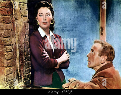 THE BAREFOOT CONTESSA  AVA GARDNER, HUMPHREY BOGART     Date: 1954 Stock Photo