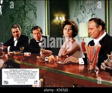 A COUNTESS FROM HONG KONG MICHAEL MEDWIN, SOPHIA LOREN, MARLON BRANDO     Date: 1967 Stock Photo