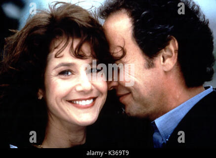 FORGET PARIS BILLY CRYSTAL, DEBRA WINGER     Date: 1995 Stock Photo