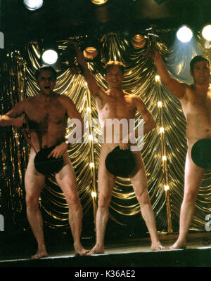 THE FULL MONTY TOM WILKINSON, HUGO SPEER AND MARK ADDY A 20TH CENTURY FOX FILM     Date: 1997 Stock Photo