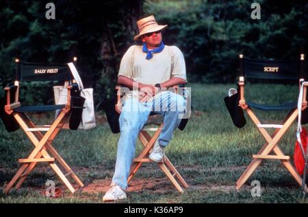 FORREST GUMP PARAMOUNT PICTURES ROBERT ZEMECKIS     Date: 1994 Stock Photo