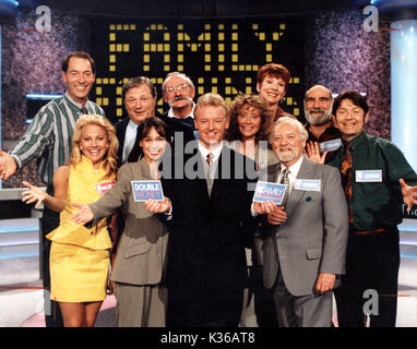 FAMILY FORTUNES LES DENNIS centre Stock Photo