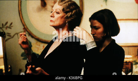 GOSFORD PARK MAGGIE SMITH AND KELLY MACDONALD A CAPITOL FILM     Date: 2001 Stock Photo