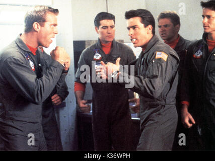 HOT SHOTS! CARY ELWES , CHARLIE SHEEN (C)     Date: 1991 Stock Photo