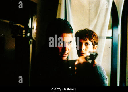 HALLOWEEN H2O: TWENTY YEARS LATER ADAN ARKIN, JAMIE LEE CURTIS     Date: 1998 Stock Photo