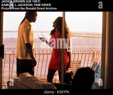 JACKIE BROWN SAMUEL L JACKSON, PAM GRIER     Date: 1997 Stock Photo