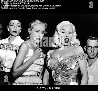 THE GIRL IN THE BLACK STOCKINGS director HOWARD W KOCH L-R, MARIE WINDSOR, , MAMIE VON DOREN, [?] Stock Photo