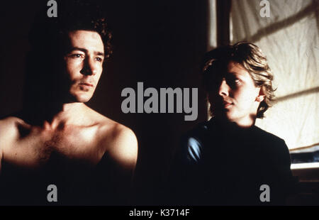 THE LOW DOWN AIDEN GILLEN, KATE ASHFIELD     Date: 2000 Stock Photo