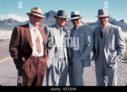 MULHOLLAND FALLS L-R, CHRIS PENN, NICK NOLTE, MICHAEL MADSEN, CHAZZ PALMENTIERI Stock Photo