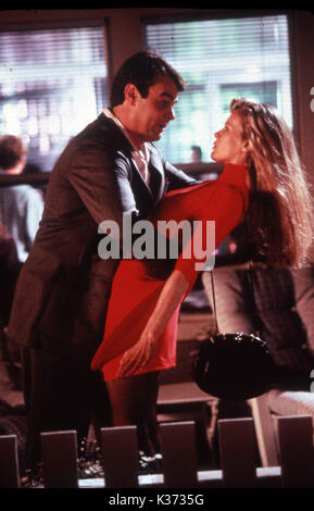MY STEPMOTHER IS AN ALIEN DAN ACKROYD AND KIM BASINGER WEINTRAUB ENTERTAINMENT     Date: 1988 Stock Photo