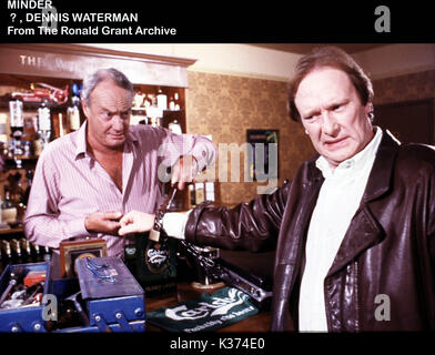 Dennis waterman minder hi-res stock photography and images