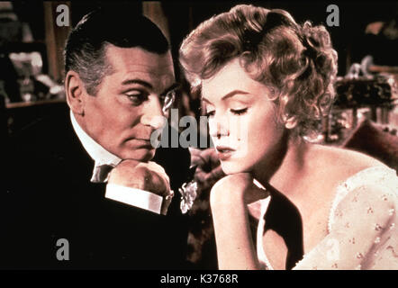 THE PRINCE AND THE SHOWGIRL LAURENCE OLIVIER, MARILYN MONROE     Date: 1957 Stock Photo