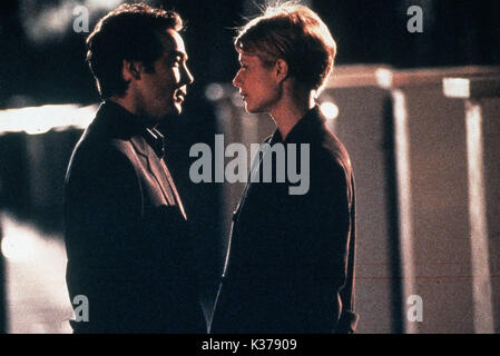 SLIDING DOORS JOHN HANNAH AND GWYNETH PALTROW A MIRAMAX PICTURE     Date: 1998 Stock Photo