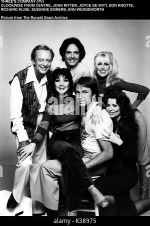 THREE'S COMPANY [TV] [US 1977 - 1984]  clockwise from centre, JOHN RITTER, JOYCE DE WITT, DON KNOTTS, RICHARD KLINE, SUZANNE SOMERS, ANN WEDGEWORTH Stock Photo