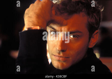 ALFIE PARAMOUNT PICTURES JUDE LAW     Date: 2004 Stock Photo