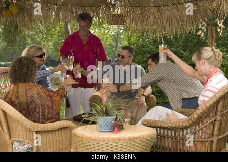 MEET THE FOCKERS BARBRA STREISAND, BLYTHE DANNER, DUSTIN HOFFMAN, ROBERT DE NIRO, centre BEN STILLER AND TERI POLO Stock Photo