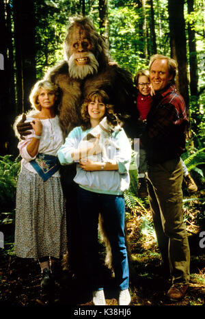 HARRY AND THE HENDERSONS aka Bigfoot And The Hendersons MELINDA DILLON, KEVIN PETER HALL as Harry, MARGARET LANGRICK, JOSHUA RUDOY, JOHN LITHGOW     Date: 1987 Stock Photo