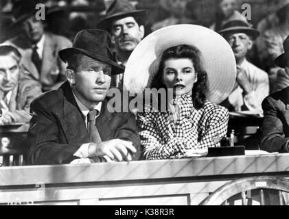 WOMAN OF THE YEAR SPENCER TRACY, KATHARINE HEPBURN     Date: 1942 Stock Photo