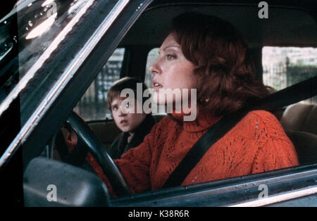 THE SIXTH SENSE HALEY JOEL OSMENT, TONI COLLETTE     Date: 1999 Stock Photo