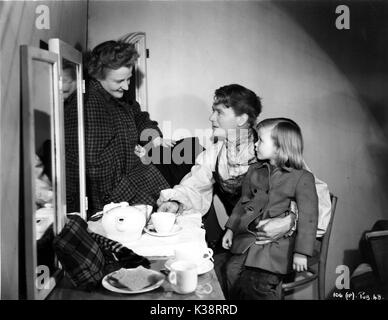 MARY HAYLEY BELL, JOHN MILLS, JULIET MILLS  off set 'Great Expectations' Stock Photo