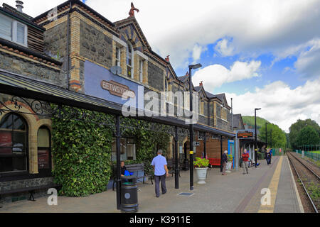 Betws-y-Coed Railway Station platform, Betws-y-Coed, Snowdonia National Park, Conwy, North Wales, UK. Stock Photo