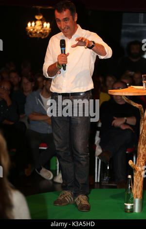 Munich, Germany. 01st Sep, 2017. Cem Özdemir talking to the crowd. Credit: Alexander Pohl/Pacific Press/Alamy Live News Stock Photo