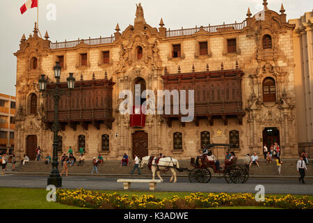 Archbishop's Palace, Plaza Mayor, Historic centre of Lima (World Heritage Site), Peru, South America Stock Photo