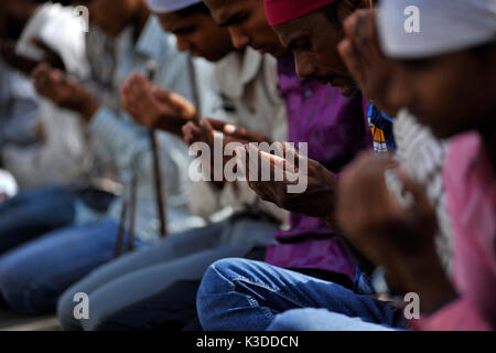 Kathmandu, Nepal. 02nd Sep, 2017. Nepalese Muslim offering ritual prayer during celebration of Bakra Eid or Eid al-Adha or Id-ul-Azha on Saturday, September 02, 2017 in Kashmiri Jame Mosque, Kathmandu, Nepal. Bakra Eid, also known Eid al-Adha or Id-ul-Azha in Arabic, is a 'Feast of Sacrifice' and celebrated as the time to give and to sacrifice. Nepalese goverment announced a public holiday on the occasion of Bakra Eid or Eid al-Adha or Id-ul-Azha, one of the two major festivals for Muslims worldwide. Credit: Narayan Maharjan/Pacific Press/Alamy Live News Stock Photo