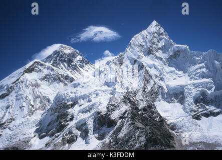 mount-everest-seen-from-kala-patthar-stock-photo-alamy