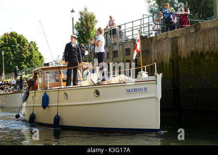 Teddington, Middlesex, United Kingdom. 2nd Sep, 2017. Teddington Lock gates open to allow the 'Margo 2', a member of the Association of Dunkirk Little Ships to continue it's journey downstream on the river Thames Credit: Emma Durnford/ Alamy Live News Stock Photo