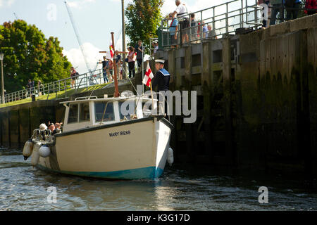 Teddington, Middlesex, United Kingdom. 2nd Sep, 2017. Teddington Lock gates open to allow 'Mary Irene', a member of the Association of Dunkirk Little Ships to continue it's journey downstream on the river Thames Credit: Emma Durnford/ Alamy Live News Stock Photo