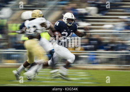 University Park, Pennsylvania, USA. 2nd Sep, 2017. September 02, 2017: Penn State Nittany Lions running back Miles Sanders (24) rushes during the NCAA football game between Penn State Nittany Lions and Akron Zips at Beaver Stadium in University Park, Pennsylvania. Credit: Scott Taetsch/ZUMA Wire/Alamy Live News Stock Photo