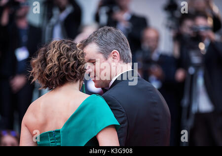 Venice, Italy. 2nd Sep, 2017. Actor Matt Damon (R) and his wife Luciana Barroso attend the premiere of the movie 'Suburbicon' in competition at the 74th Venice Film Festival in Venice, Italy, Sept. 2, 2017. Credit: Jin Yu/Xinhua/Alamy Live News Stock Photo
