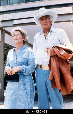 DALLAS JIM DAVIS as Jock Ewing, BARBARA BEL GEDDES as Miss Ellie Ewing Stock Photo