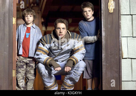 ZATHURA: A SPACE ADVENTURE JOSH HUTCHERSON, DAX SHEPARD, JONAH BOBO     Date: 2005 Stock Photo