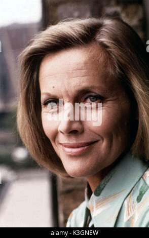 TO THE DEVIL A DAUGHTER HONOR BLACKMAN     Date: 1976 Stock Photo