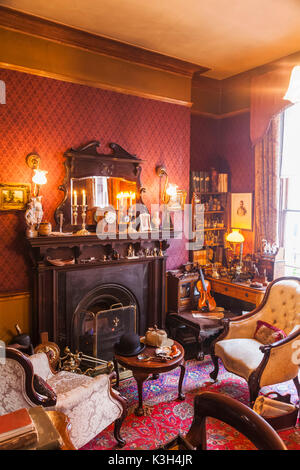 The Sherlock Holmes Museum - 221 B Baker Street - London - England ...