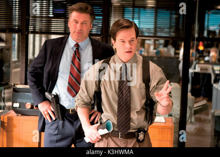 PHOTOGRAPHS TO BE USED SOLELY FOR ADVERTISING, PROMOTION, PUBLICITY OR REVIEWS OF THIS SPECIFIC MOTION PICTURE AND TO REMAIN THE PROPERTY OF THE STUDIO. NOT FOR SALE OR REDISTRIBUTION. THE DEPARTED ALEC BALDWIN, MARK WAHLBERG     Date: 2006 Stock Photo