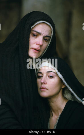 THE PASSION OF CHRIST MAIA MORGENSTERN as Mary, MONICA BELLUCCI as Mary Magdalene     Date: 2004 Stock Photo