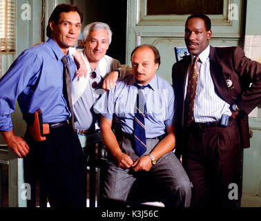 NYPD BLUE circa 26/09/94 JIMMY SMITS as Det. Bobby Simone, Executive Producer STEVEN BOCHCO, DENNIS FRANZ as Det. Andy Sipowicz, JAMES MCDANIEL as Lt. Arthur Fancy Stock Photo