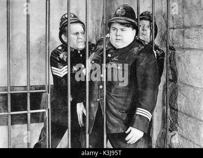 ASK A POLICEMAN WILL HAY, GRAHAM MOFFATT, MOORE MARRIOTT ASK A POLICEMAN Stock Photo