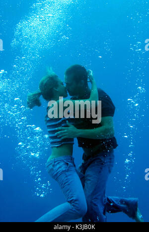 INTO THE BLUE Jessica Alba and Paul Walker INTO THE BLUE     Date: 2005 Stock Photo