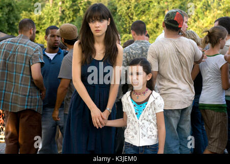 ZOOEY DESCHANEL, ASHLYN SANCHEZ, THE HAPPENING, 2008 Stock Photo - Alamy